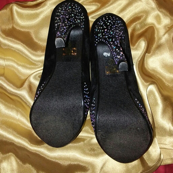 🔥 Wild Diva🔥 faux suede and rhinestone Heels - Picture 3 of 4